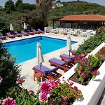 Paradise Hotel 3*
