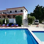 Paradise Hotel 3*